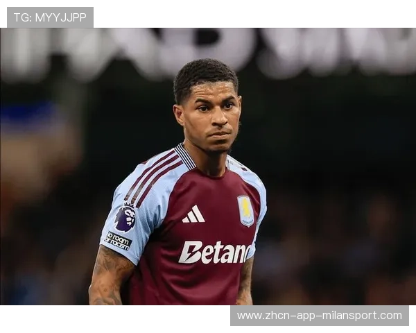 拉什福德中路突破后一脚劲射得分