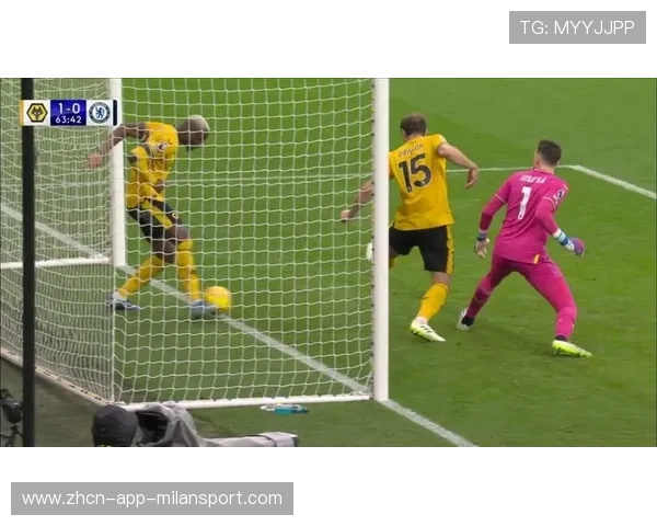 切尔西推进演练时恩昆库反复进行禁区前横移摆脱