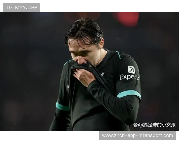 尤文中线干净利落推进,基耶萨推射稳稳入网 尤文中线干净利落推进,基耶萨推射稳稳入网