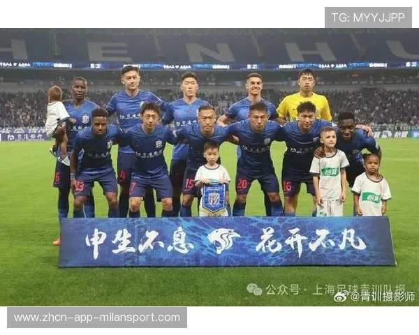 上海申花边路传中质量拉满，前点甩头攻门擦柱而出