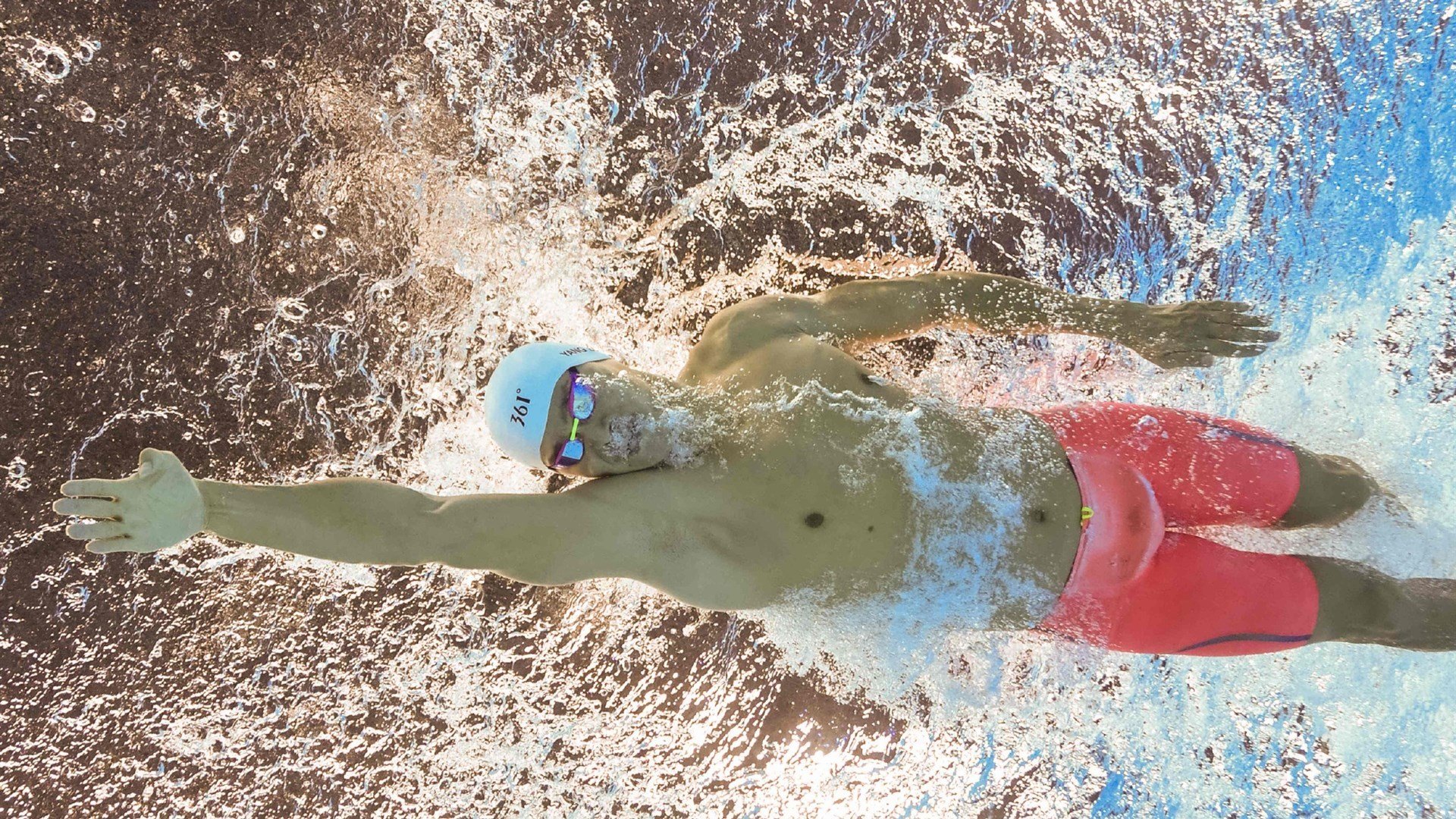 中超联赛中国队晋级 球迷齐声欢呼，中超足球联赛