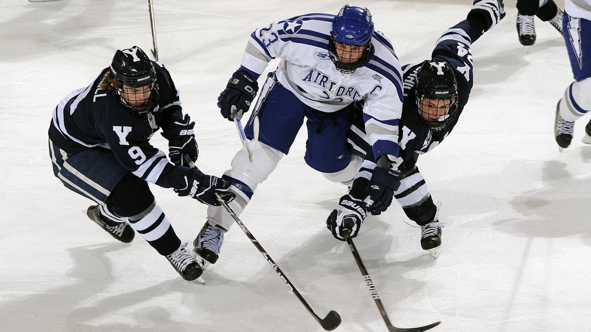 中锋位置在五大联赛的技战术演化趋势，中锋中场